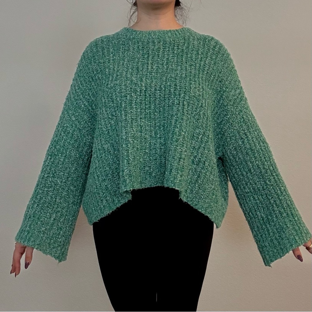 TEXTURED GREEN SWEATER SIZE LARGE